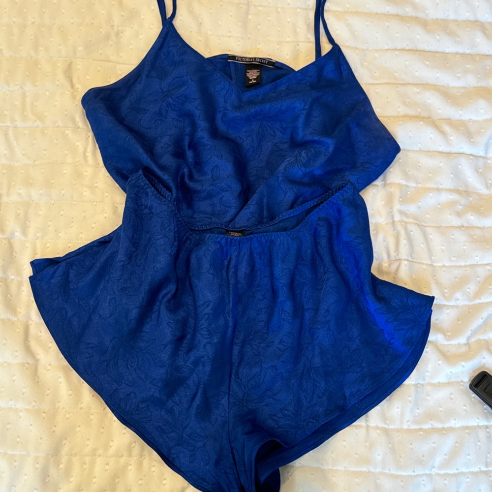 Victoria's Secret Women's Satin Blue sexy two piece Pajamas M